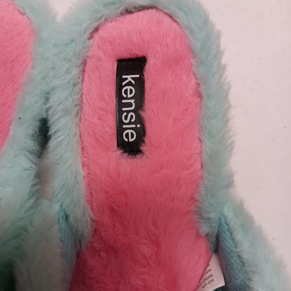 Kensie Aqua and Pink Heart Slippers NWOT - Picture 2 of 4